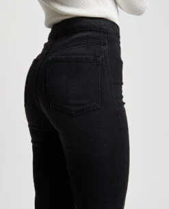 PIMKIE Jean évasé -Urban Soldes 141755 899A08 portrait HD 6