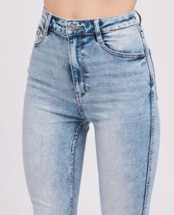 PIMKIE Jean évasé Délavé -Urban Soldes 141816 683A06 portrait HD 6