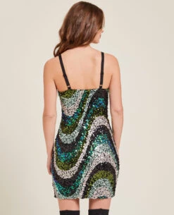 PIMKIE Robe Courte Moulante à Sequins -Urban Soldes 781892 A50I08 portrait HD 4