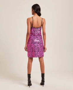 PIMKIE Robe Courte Avec Sequins -Urban Soldes 781898 A20I08 portrait HD 4