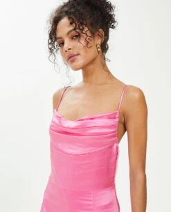 PIMKIE Robe Longue Tissu Satiné Encolure Bénitier