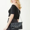 PIMKIE Sac Pochette Avec Chaines -Urban Soldes 919733 899A08 portrait HD 2